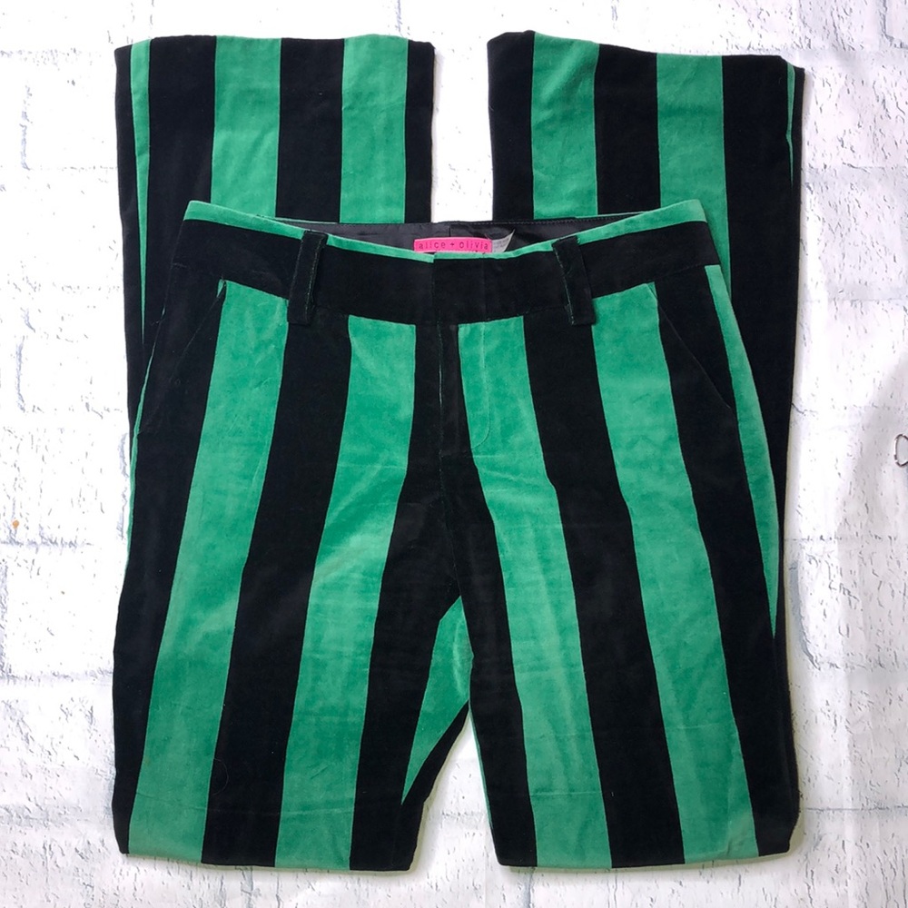 🔹Alice + Olivia Striped Velvet Pants